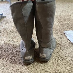 Gray uggs